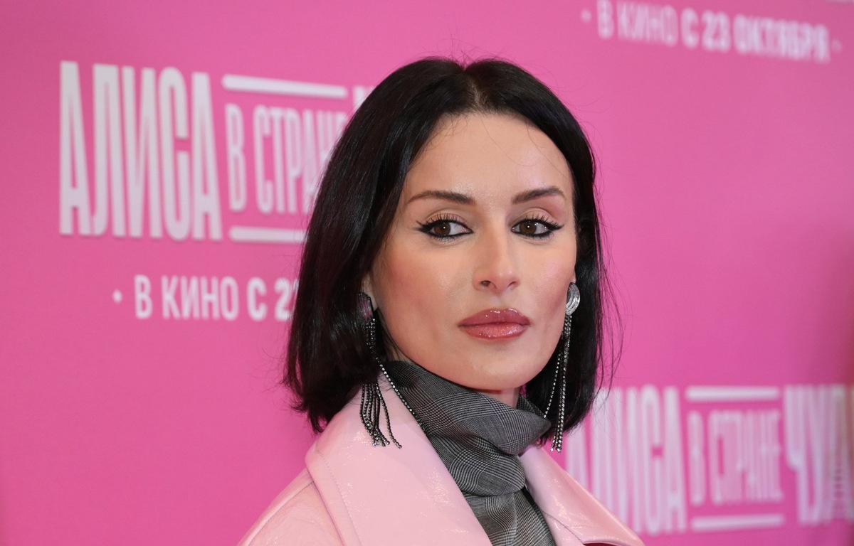    Тина Канделаки