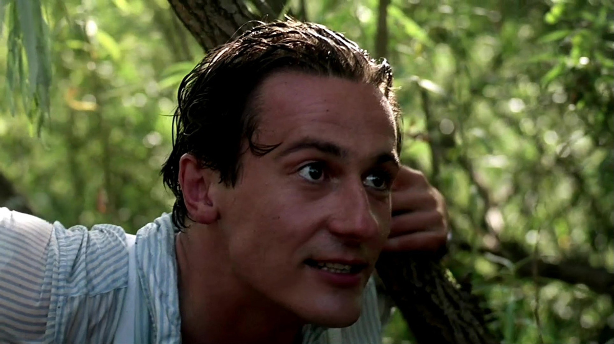 "Утомленные солнцем". Помните эту сцену в кустах? Фото: kinorium.com