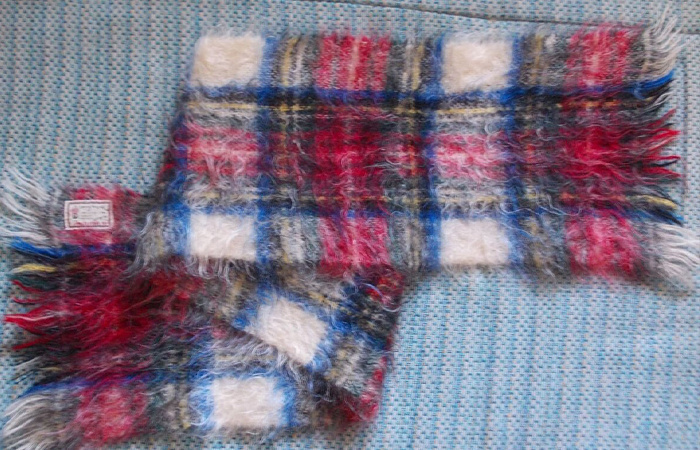 Мохеровый шарф изготавливали из шерсти ангорских коз.