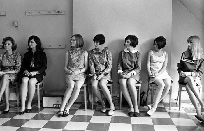 Мини-юбки произвели настоящий переворот в советской моде!