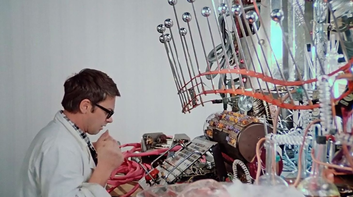 Машина времени была создана на основе самогонного аппарата.