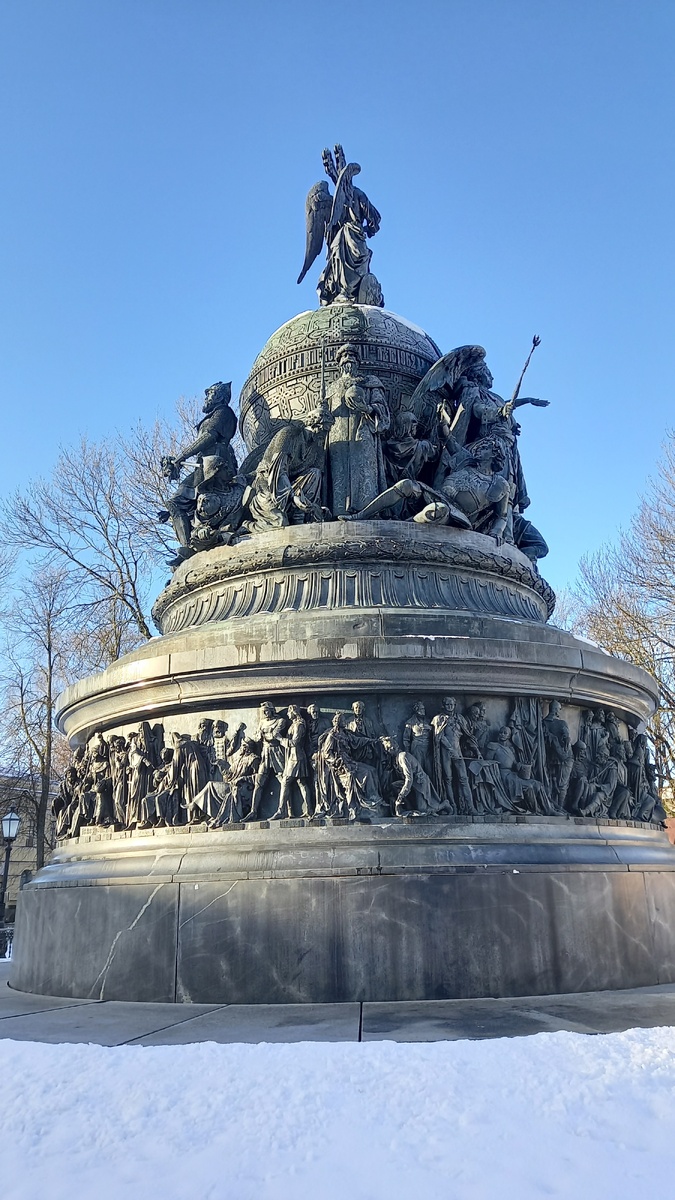 Памятник 1000-летия Руси