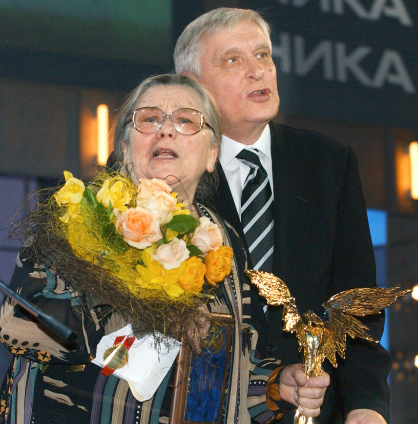 Валентина Березуцкая и Олег Басилашвили на премии "Ника"