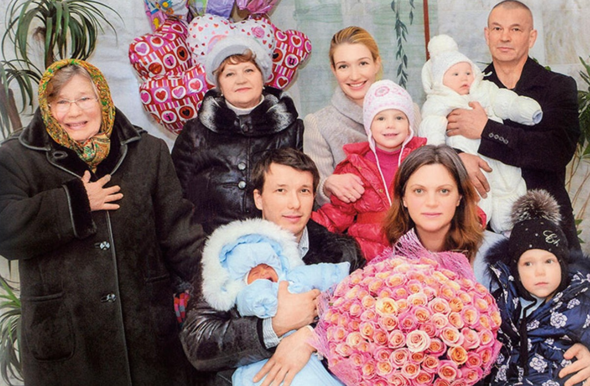 Валентина Березуцкая с семьей