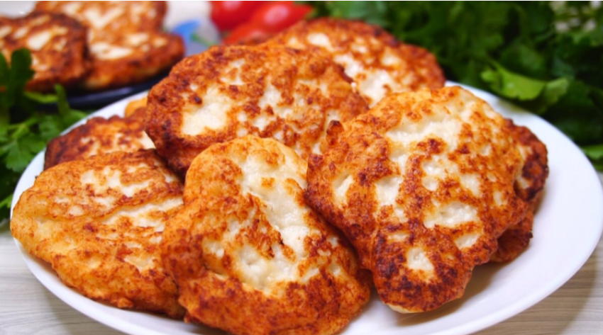 Уже много лет вместо пирожков готовлю эти мясные оладьи. Рецепт станет палочкой-выручалочкой для тех, кто не любит стоять у плиты...