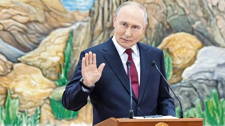    РОМАН НАУМОВ/URA.RU/ТАСС Владимир Путин на пресс-конференции в Бишкеке: Россия видит, что «США в целом учитывают ее позицию»