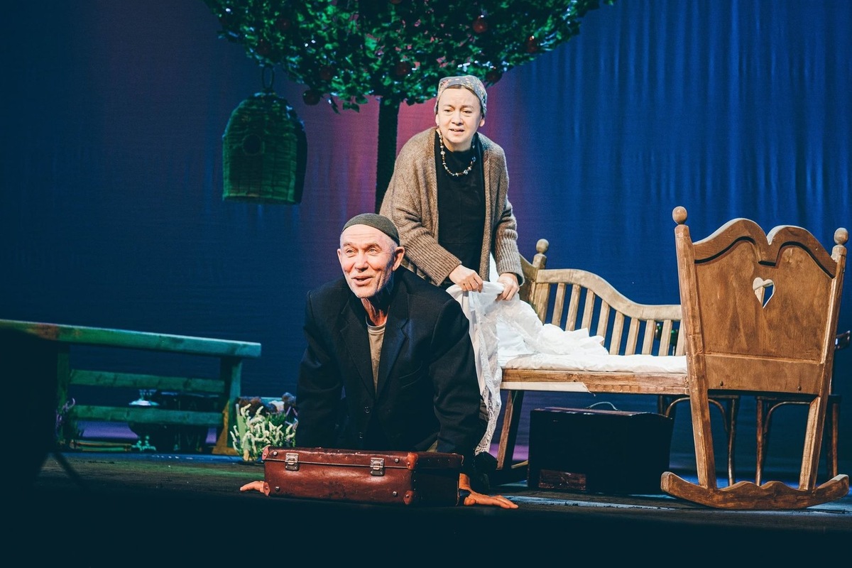    «Любишь, не любишь?» предоставлено пресс-службой театра Кариева