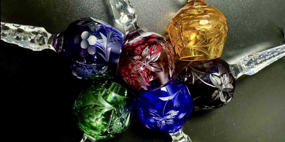 Хочу купить старый хрусталь к Новому году в то время, как многие его просто выбрасывают, не попробовав даже продать