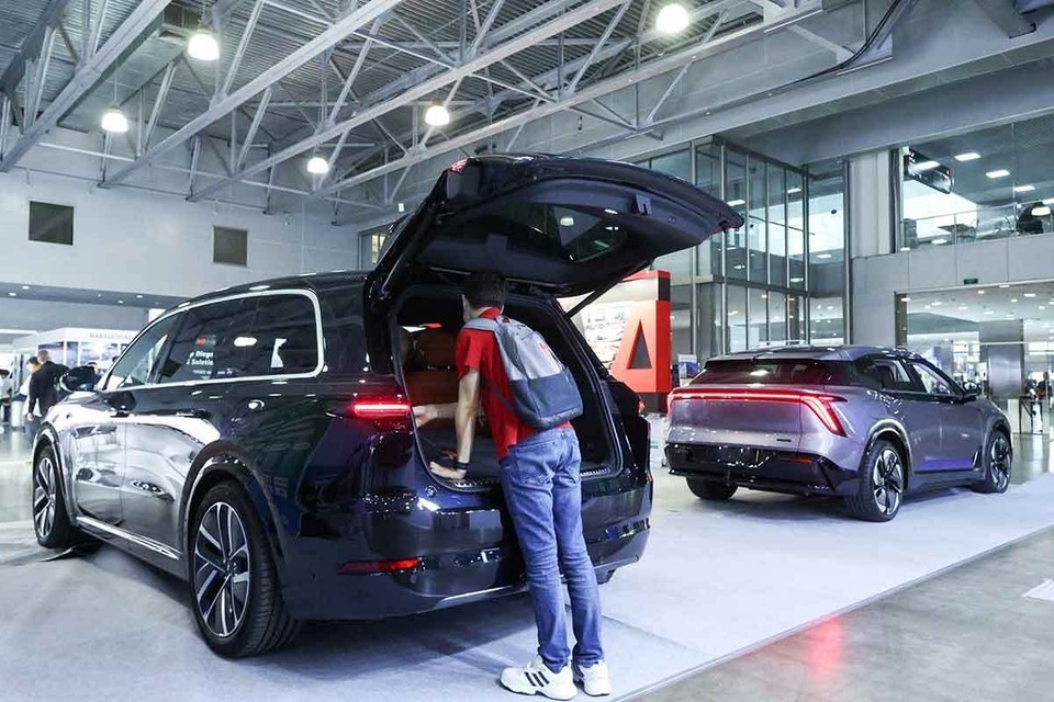    Как изменится авторынок России после повышения утильсбора с 1 декабря? GLOBAL LOOK PRESS