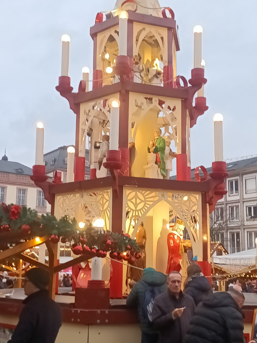 Рыночная площадь. Darmstadt. Германия. Фото автора 