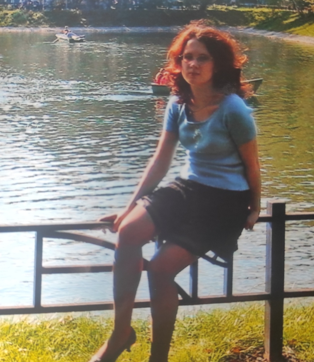 Очень худенькая и стройная 