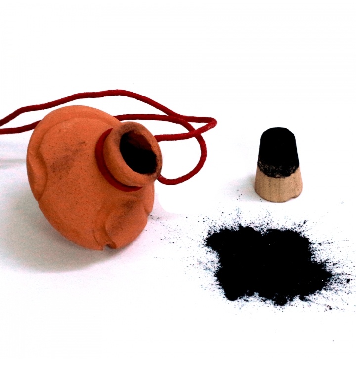 Кохль - чёрный порошок