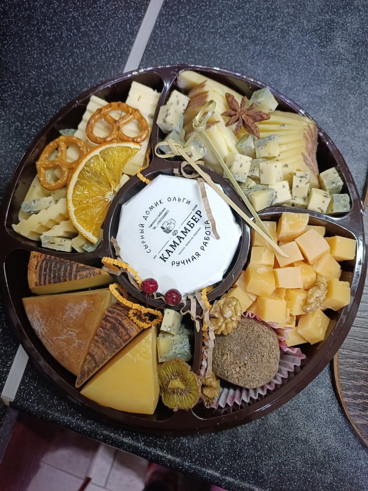 Разные текстуры в сырной тарелке