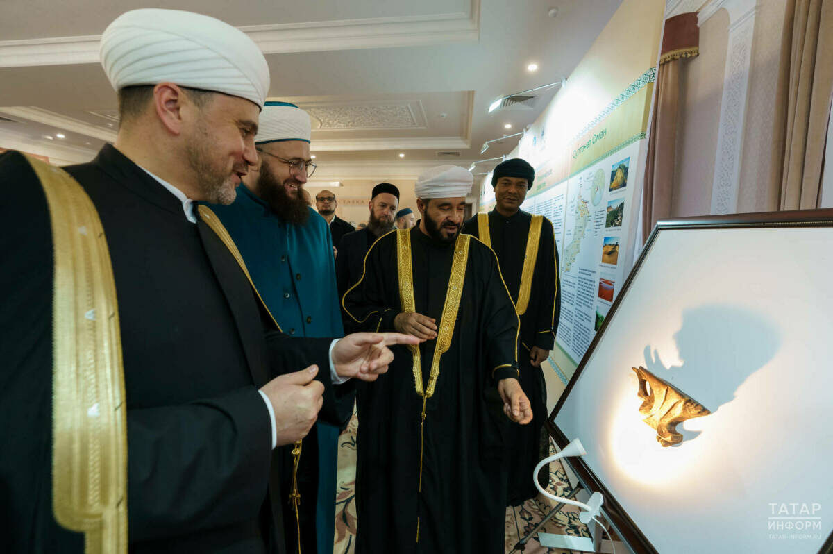    В Казани открыли выставку о наследии Омана