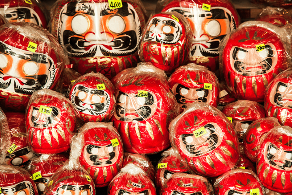 2000 иен это где-то 1000 рублей