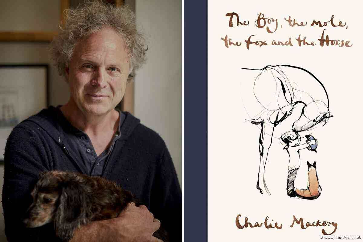 Чарли Маккизи автор книги "Мальчик, крот, лис и лошадь"