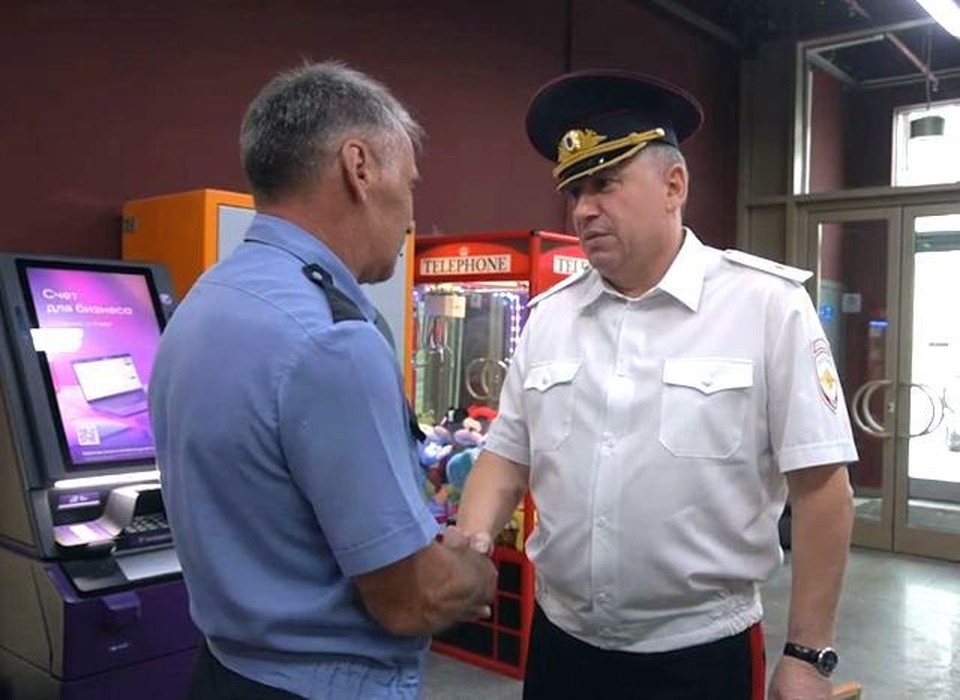 Сотрудник охраны заметил нетипичное поведение посетителя ТЦ и предотвратил преступление