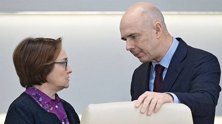    АЛЕКСАНДР АСТАФЬЕВ/POOL/ТАСС Председатель Центробанка Эльвира Набиуллина и глава Минфина Антон Силуанов недовольны маркетплейсами, упрекая их в нечестной конкуренции и несоблюдении селлерами налогового законодательства в полном объеме