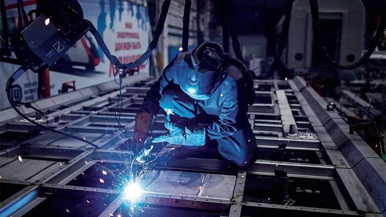    СЕРГЕЙ БОБЫЛЕВ/ТАСС: Тверской вагоностроительный завод выпускает в год 1200 вагонов