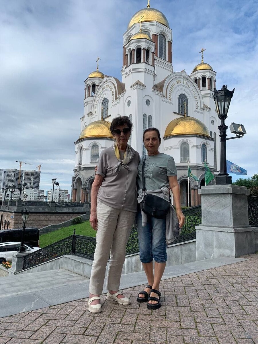    Зинаида Симоньян и Лаура Геворкян. Источник: t.me/msimonyan