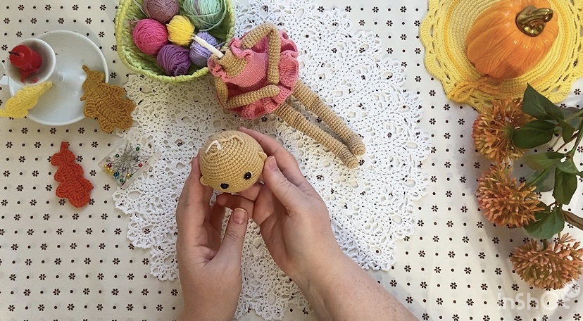 Вот квот к такому виду мы вернулись. Смешная головешка, похожая больше на малышачью😄😄😄