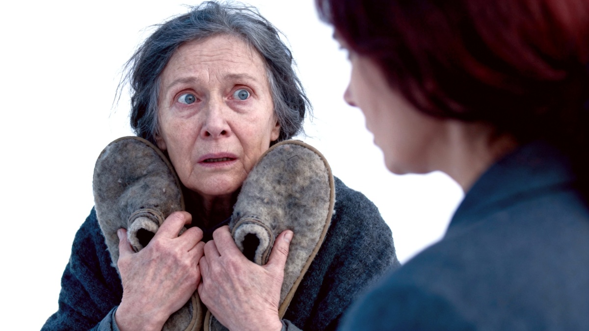 Жирное пятно на обоях выдало тайну моей «идеальной» свекрови