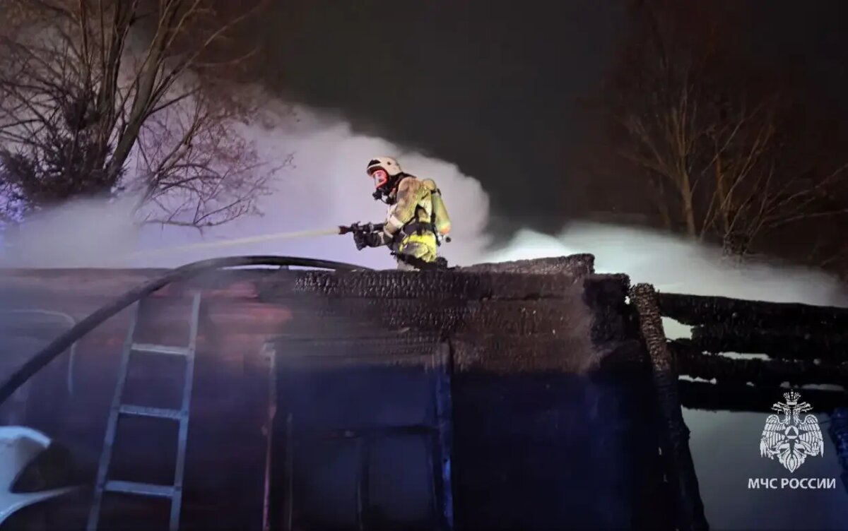    Жилой дом сгорел из-за непотушенной сигареты в Удмуртии