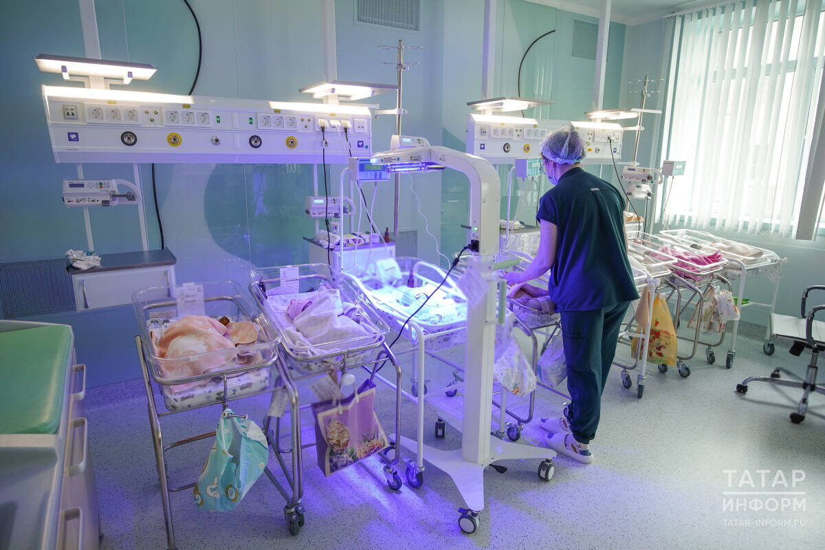 «Строительство в Казани крупного перинатального центра на базе 7-й городской больницы сегодня дает плоды, ведь мы сохраняем очень много жизней младенцев»Фото: © Владимир Васильев / «Татар-информ»