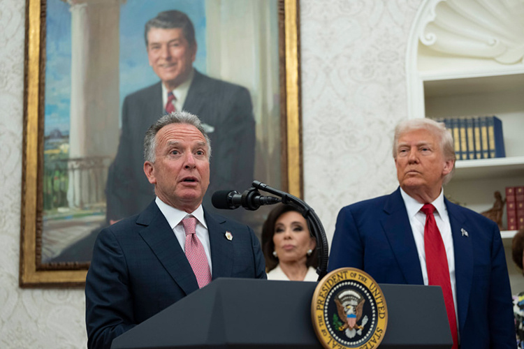    «В настоящее время на Стива Уиткоффа произведена колоссальная по своей интенсивности информационная атака».   
Фото: © IMAGO/Chris Kleponis / Pool via/ www.imago-images.de/www.globallookpress.com