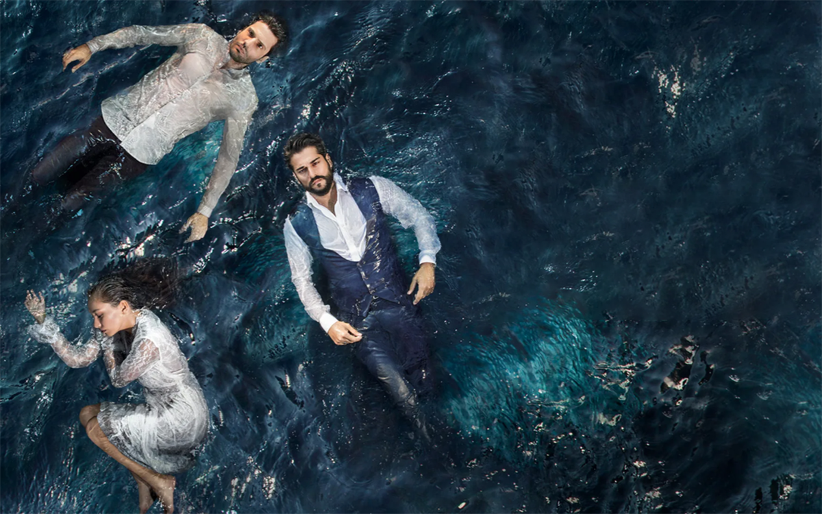 Постер сериала "Чёрная любовь"