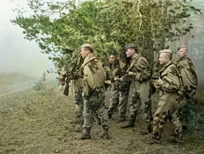 Разведгруппа перед передним краем противника. Фото взято из интернета. 