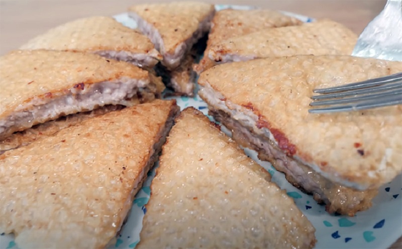 Готовим вместо котлет: вафельные мясные пироги на сковороде — новый взгляд на фарш