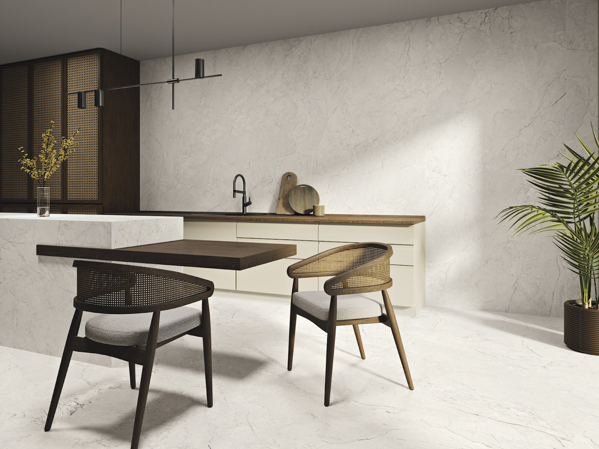 Для отделки стен и пола был использован керамогранит бренда Apegrupo, коллекция ALLOY PEARL MATT RECT. В GLOBUS CERAMICA можно купить отделочные материалы из последних коллекций этого производителя. Источник фото: https://www.apegrupo.com/ru/%D0%B8%D0%B7%D0%B4%D0%B5%D0%BB%D0%B8%D1%8F/alloy/