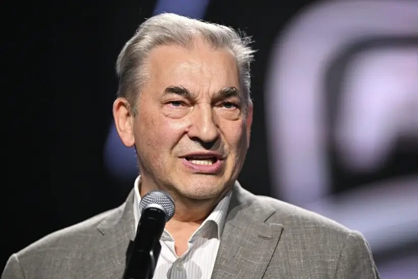  Учредить Всероссийский день хоккея предложил легендарный вратарь и президент Федерации хоккея России Владислав Третьяк   © РИА Новости. Сергей Бобылев