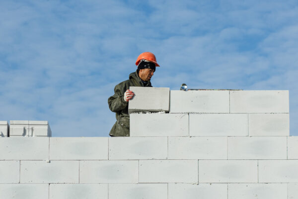 Кладка газоблока на пено-клей
