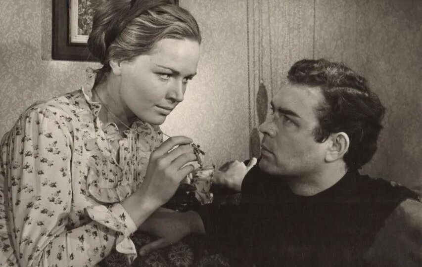 "Меня просто тошнит от тебя!": разрывался между тихим счастьем с Таней и страстью к Людмиле Чурсиной. Георгий Епифанцев