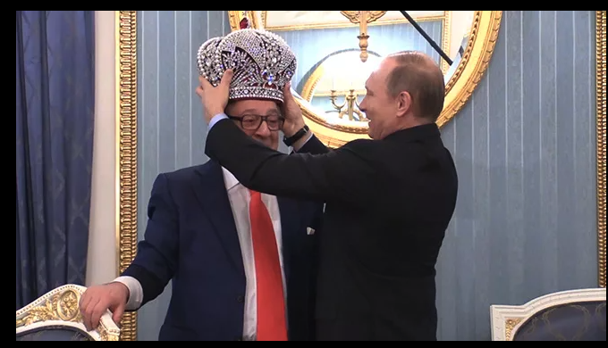 Хазанов с короной выглядел, конечно, смешно. Фото Яндекс.Картинки. 