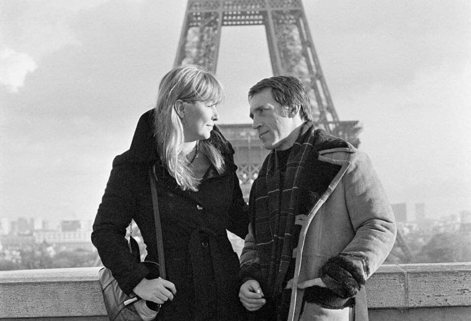 ВЫсоцкий и Марина Влади - "загнивают" в Париже. Фото Яндекс.Картинки. 