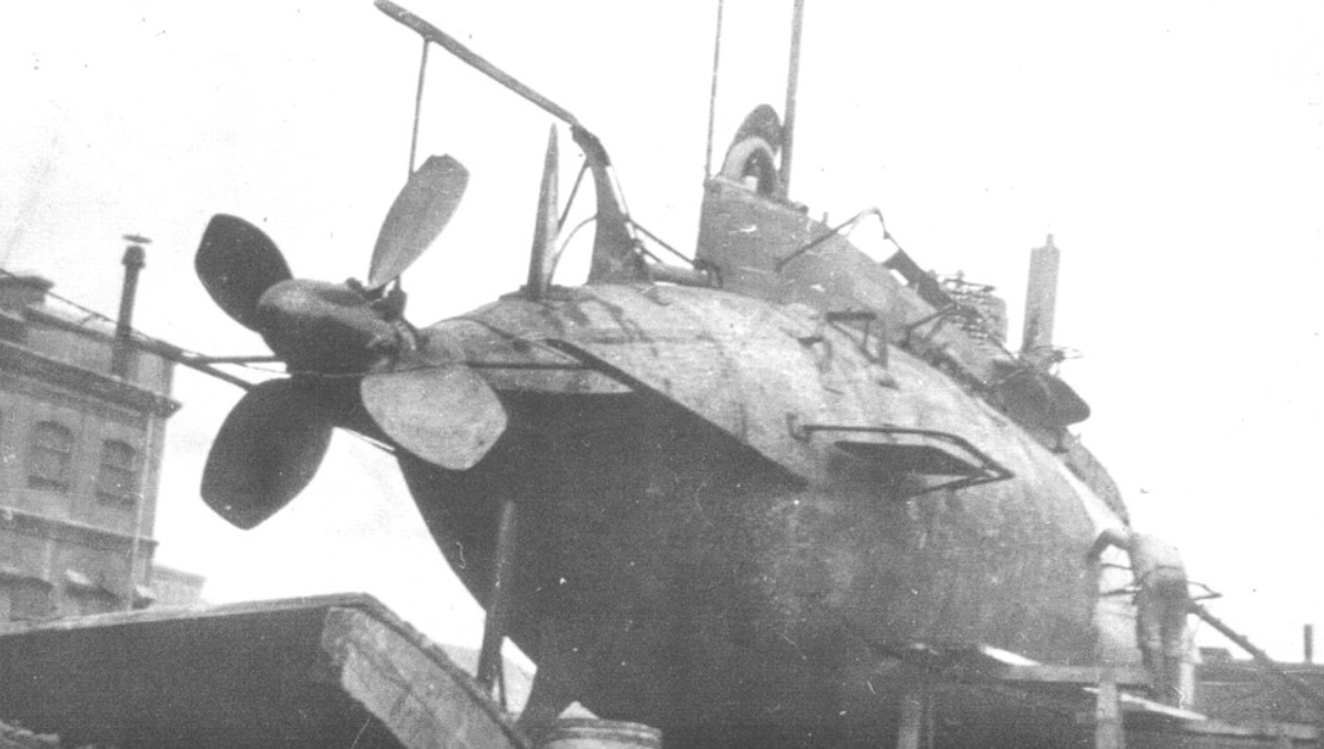 "Дельфин" после подъема