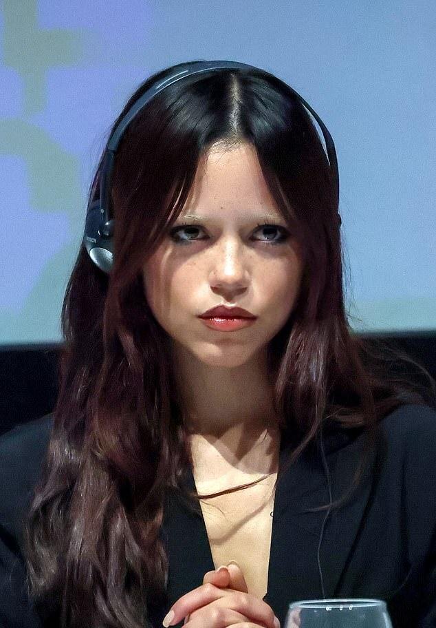 Дженна Ортега выразила опасения по поводу бума ИИ в Голливуде, видя в этом опасный путь для индустрии (29 ноября 2025 г.)