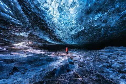 Исландия расположена на границе двух тектонических плит — Североамериканской и Евразийской. Источник фото - https://golnk.ru/xXNbV