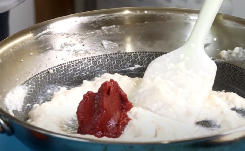 Самые сочные тефтели в оригинальном соусе: быстрый рецепт для домашнего ужина