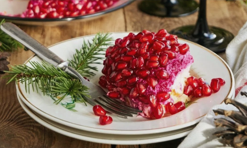 Салат Гранатовый браслет