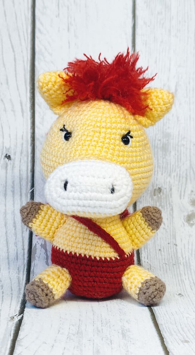 Лошадку вязала на продажу.