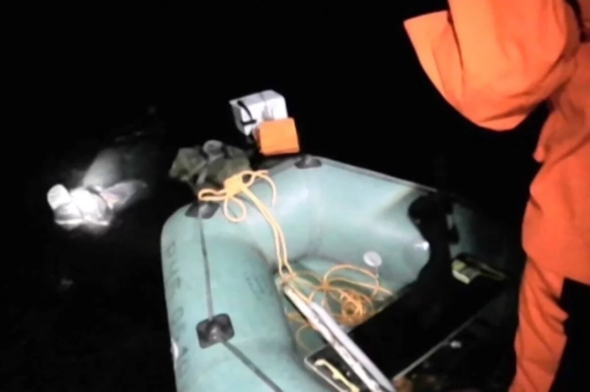    В Миассе спасатели извлекли тело пенсионера, вмёрзшего в лёд на озере