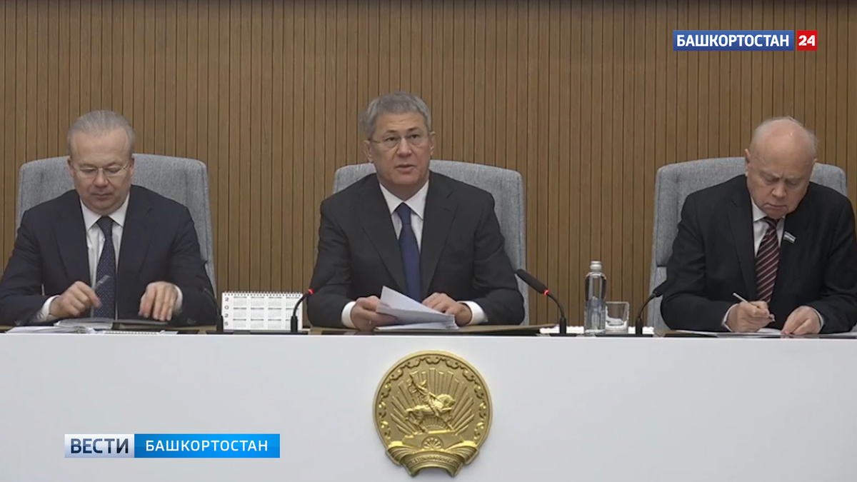    Глава Башкирии поздравил всех причастных с Днем работника промышленности республики