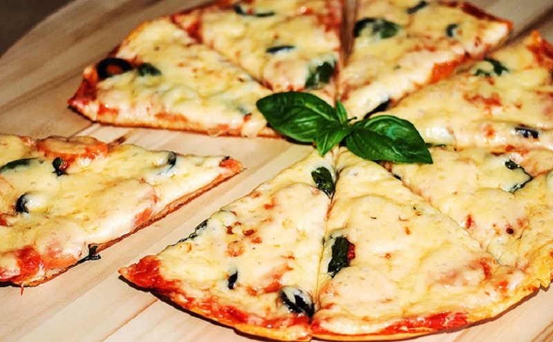 Пицца за 5 минут: мгновенный домашний рецепт без дрожжей и духовки