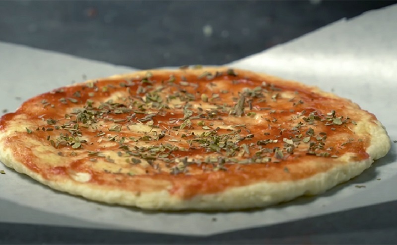 Пицца за 5 минут: мгновенный домашний рецепт без дрожжей и духовки