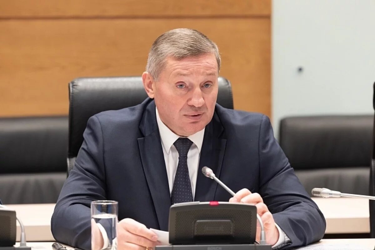    Работу служб при сложных погодных условиях обсудили у губернатора Бочарова