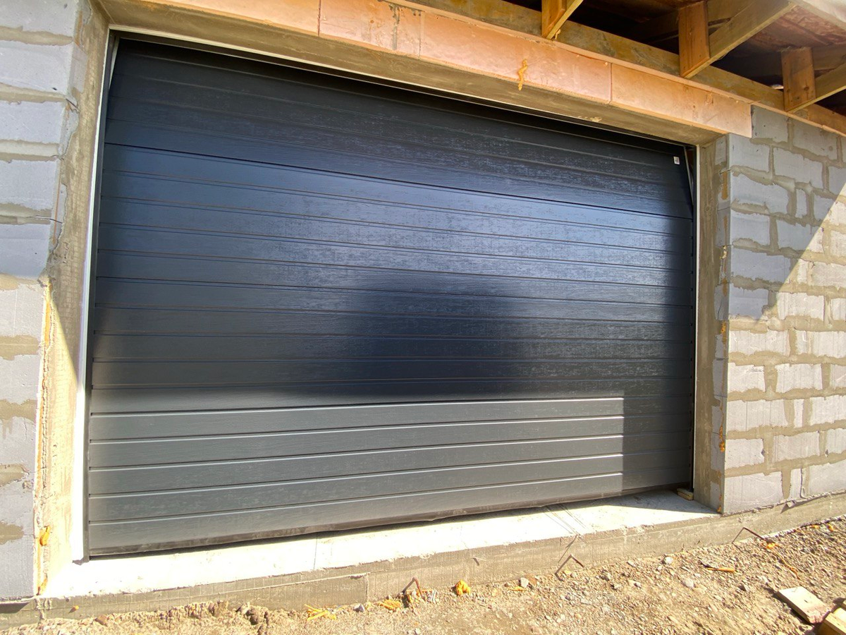 Секционные ворота Alutech Trend